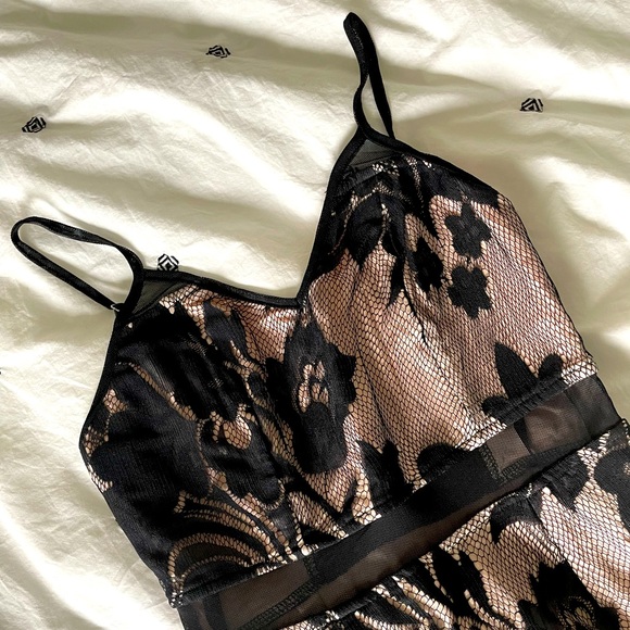 LF black laced bodycon dress - Picture 2 of 7